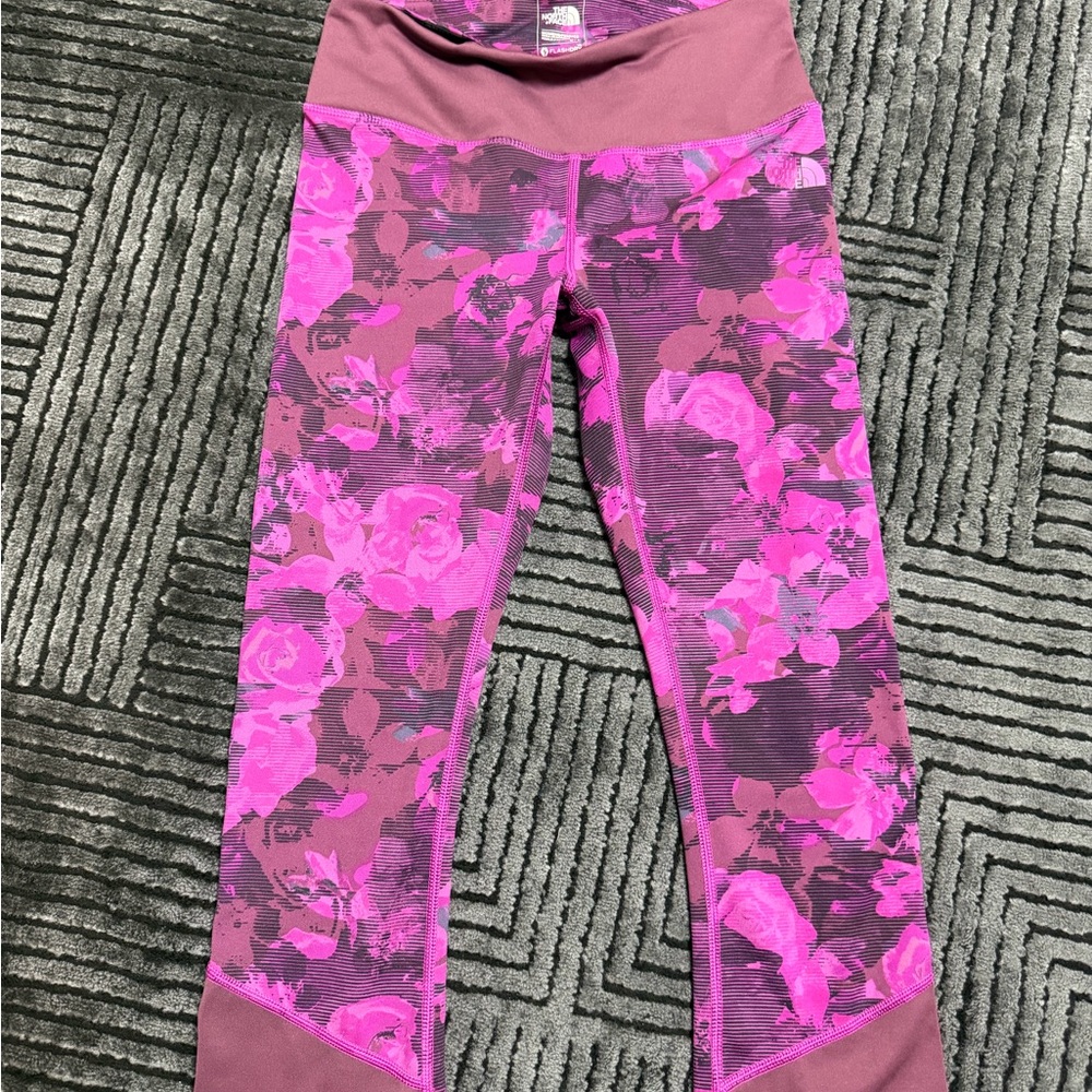 The North Face FlashDry Floral Crop Capri Leggings Women’s Small